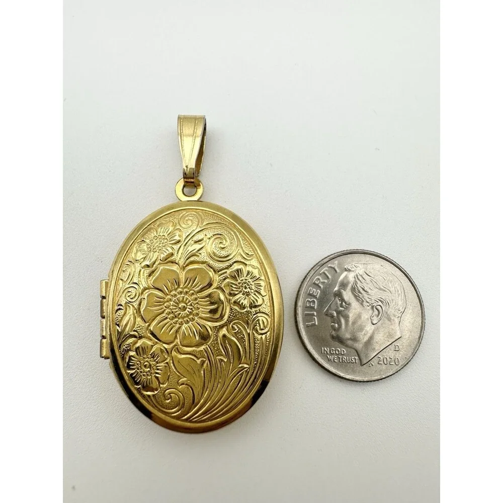 18K Gold Plated Flower Oval Locket Pendant